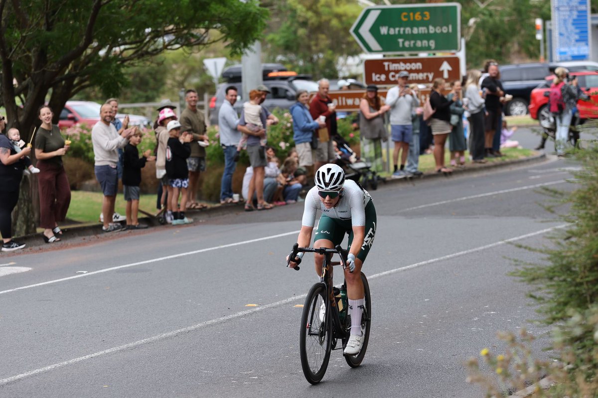 #M2W25 #LochardEnergy At the finish of the second Hill Climb in Timboon, Celestine Wells (Nostromo X Ccache) has 1’30” to chaser Chantelle MCarthy. The peloton are 4’05” back.