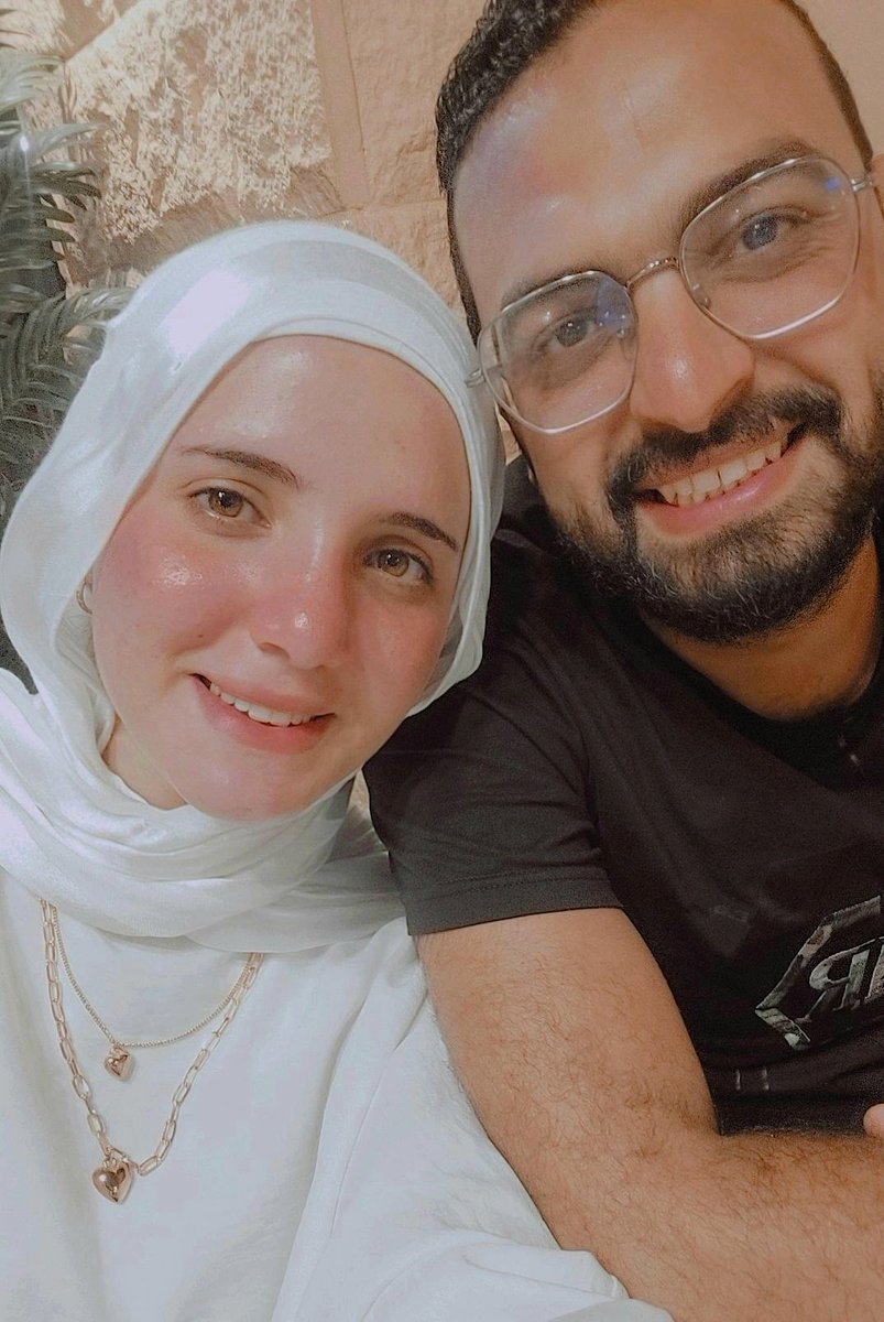 Somayaa47's tweet photo. من سنه بالظبط اتجوزت الراجل دا ف حابه اقولكوا انه ما شاء الله طلع كويس جدا والله 
😭♥️♥️
كل سنه وانت معايا يروحي♥️♥️ https://t.co/7WJc1qoBf9