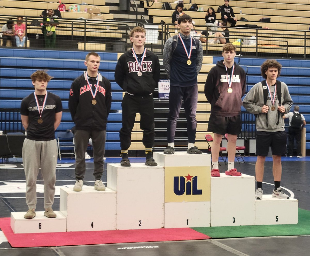 CHSCoachCarp's tweet photo. Jr Calel Johnson placed 4th in Region after fighting his way up the consolidation bracket and punched his ticket to State! #Getyourhandraised #CougarNation #Stateminded
@chs_cougar_wres @DavissonDustin @AthleticsCanyon @canyonhscougars @BMar1842 @cisdnews https://t.co/WFEd2ypH6m