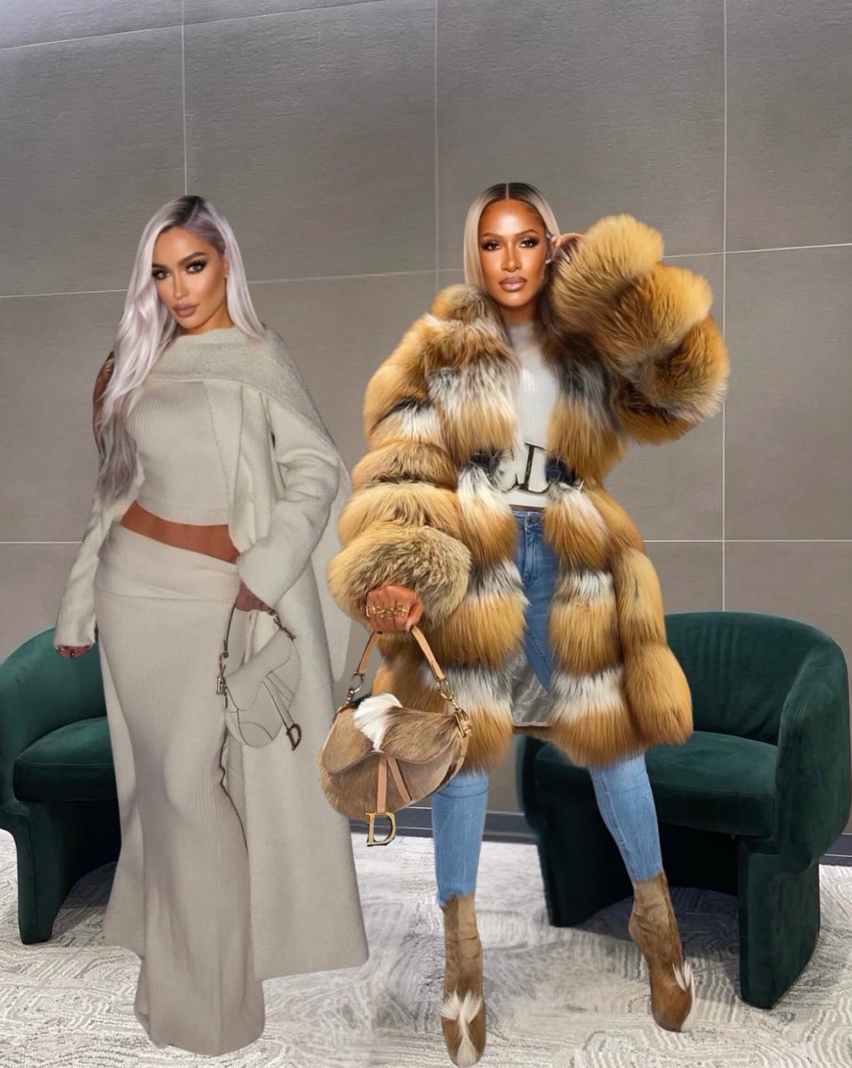 I’ve arrived in NOLA, peep tha matching purses with my bitch 😍 <a href="/onlyunpopular1/">Unpopular HuQ-Wedd 👑</a> #YASSS #ICWDC 🍒