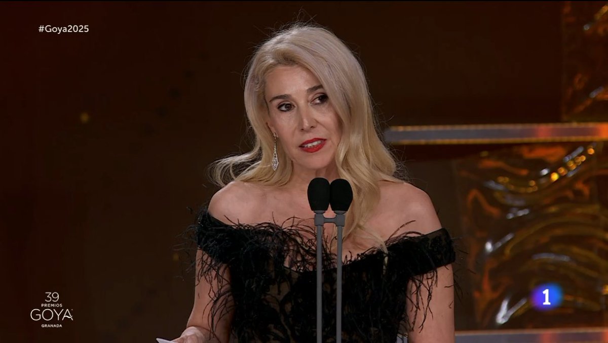 Al final la "Infiltrada" era ella, defendiendo la libertad de expresión y recordando que memoria democrática también es recordar la lucha contra el terrorismo de ETA. 
#Goya2025