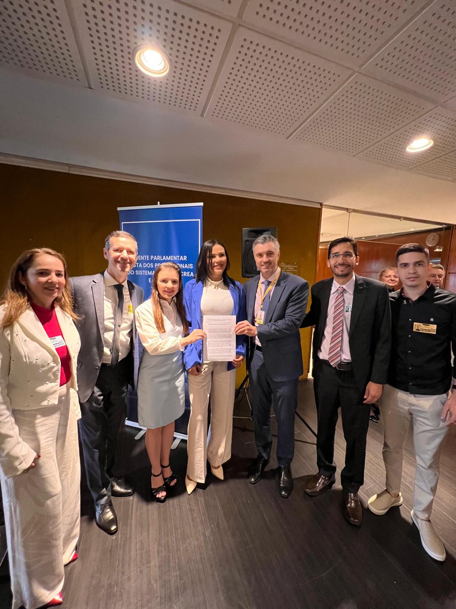 engarquifes's tweet photo. A Dep. @marussago fez história para as Engenharias do Brasil! Sua sensibilidade, compromisso e determinação em fortalecer a profissão, ao lado do @confea_ e do Presid. Vinicius Marchese demonstram sua visão de futuro e respeito pelos profissionais que constroem este país. https://t.co/e6kSLto03U