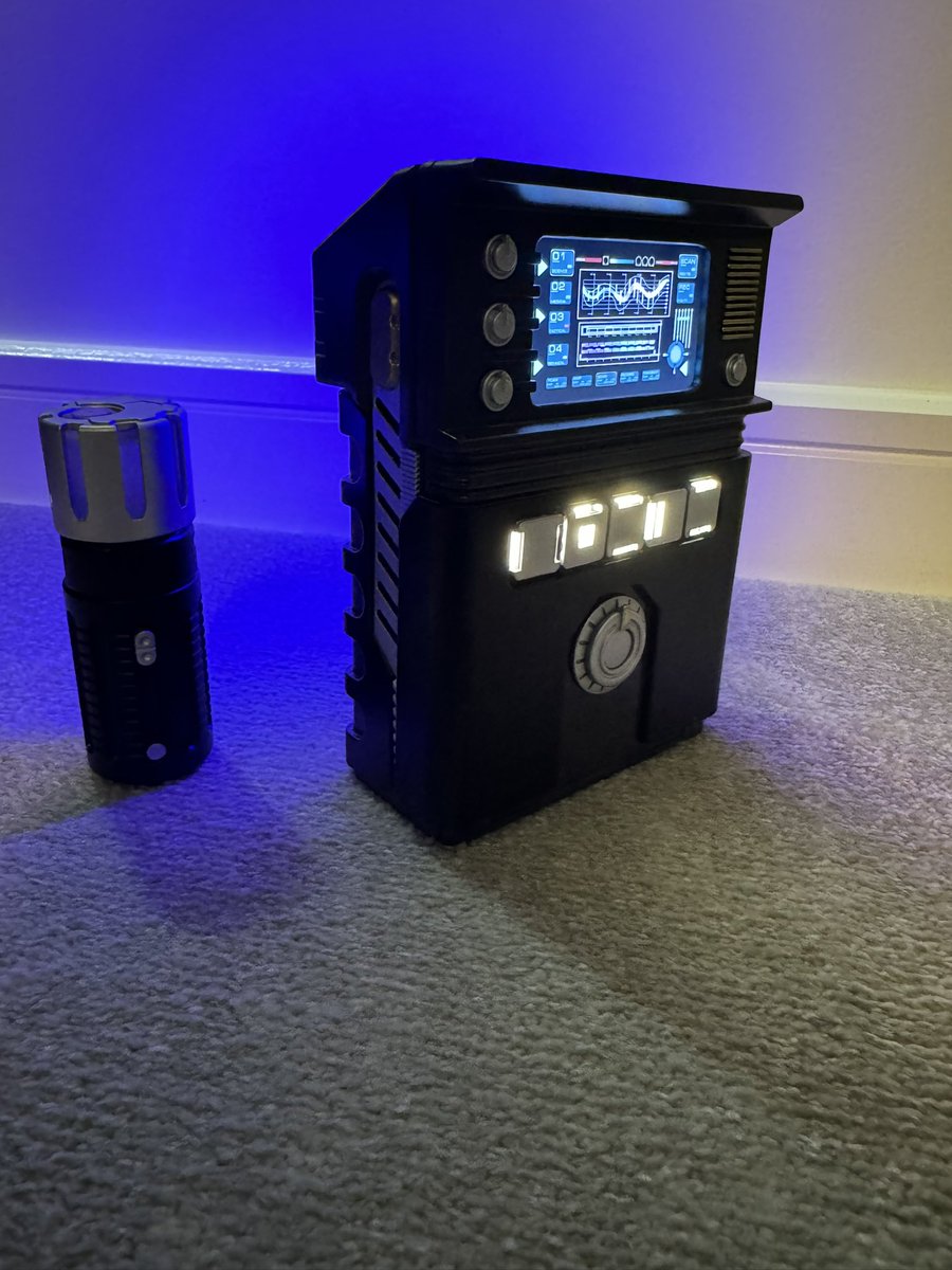 aldershipyards's tweet photo. Disco Tricorder and hand scanner finished β
ππ»- Both USB C chargeable. A number of animations on the screen - looking close as possible to the screen used one - Let me know if you want a build of this one!
#StarTrek #StarTrekProps #Trekkie #Trekkies #StarTrekFan #StarTrekprop https://t.co/89VE00oaLn