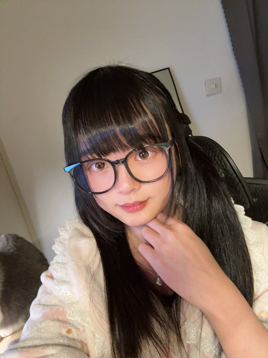 双马尾和圆框眼镜就是我的命吧！焊死在我脸上
#可爱的男孩子 #双马尾 #甜妹 #男妹妹 #男娘