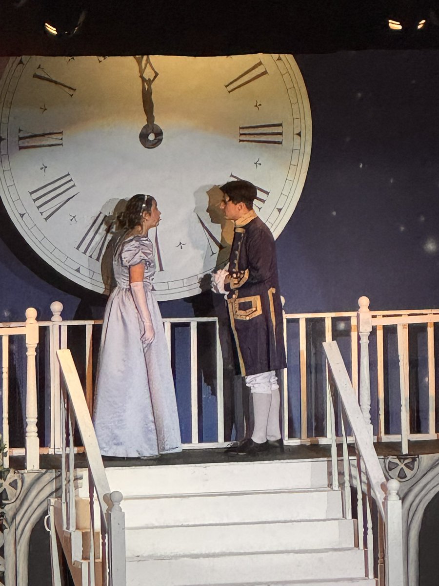 Intermission time!! What an amazing first act! Our Students and Directors have put so much hard work into Cinderella! Now let's see if Cinderella will find her Prince 💙