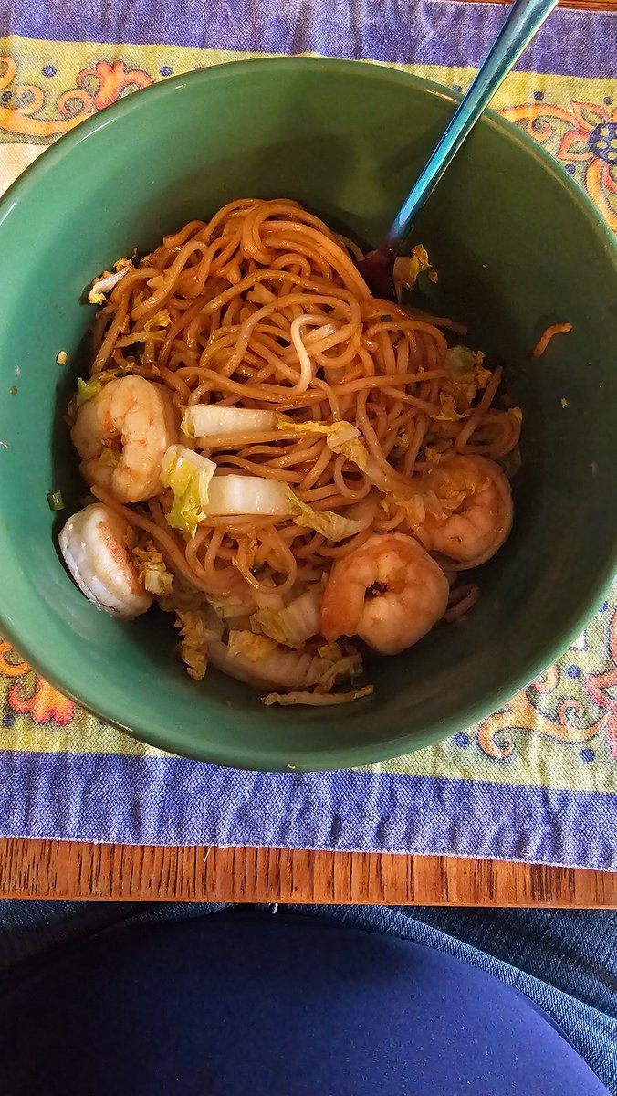 Fresh hot noods.
Soba with fresh ingredients.