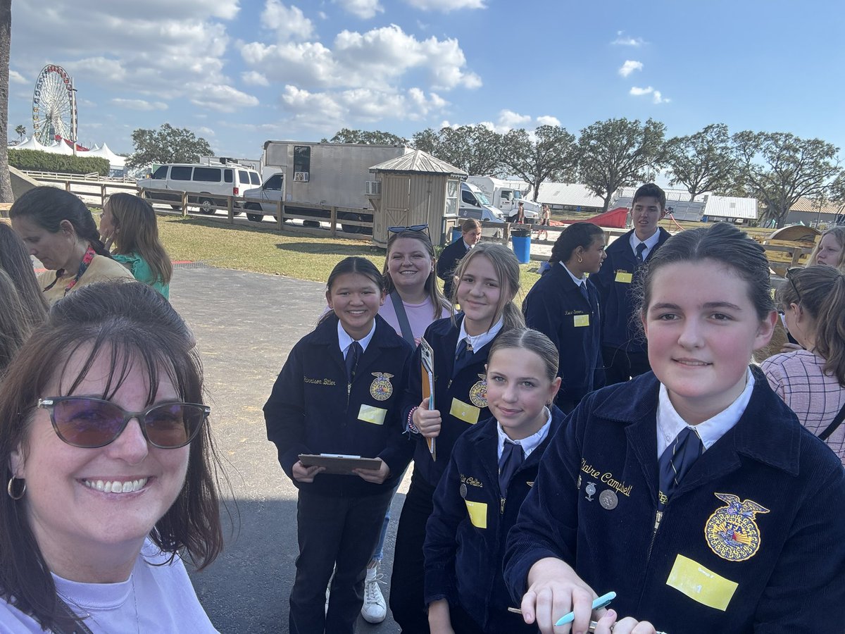 potter_252's tweet photo. So proud of our @IvyHawnSuhr Horse Evaluation team for placing 11th at state competition today! This amazing group has worked so hard and we are very proud of them for #makingtheirmark . A big shoutout to our coach, Ms. Julie, we couldn’t do this without you!!! 💙💛 https://t.co/PRkvbJHNhd