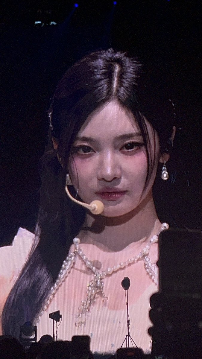 ketaminjeong's tweet photo. AESPA TONIGHT 🥹🥹

#SYNK_PARALLELLINE_in_CHARLOTTE
 #aespa #에스파 https://t.co/0MJn0bfVev