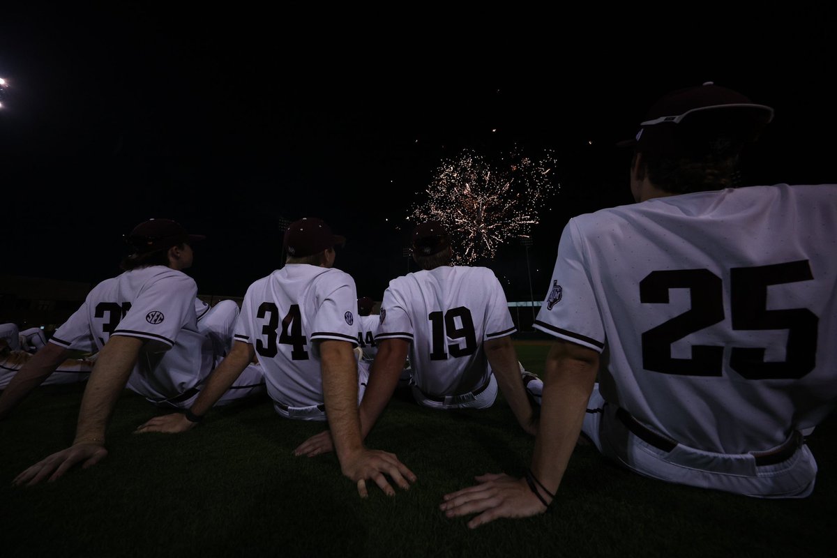 AggieBaseball's tweet image. Nothin’ better than fireworks at Blue Bell 🎇 

#GigEm