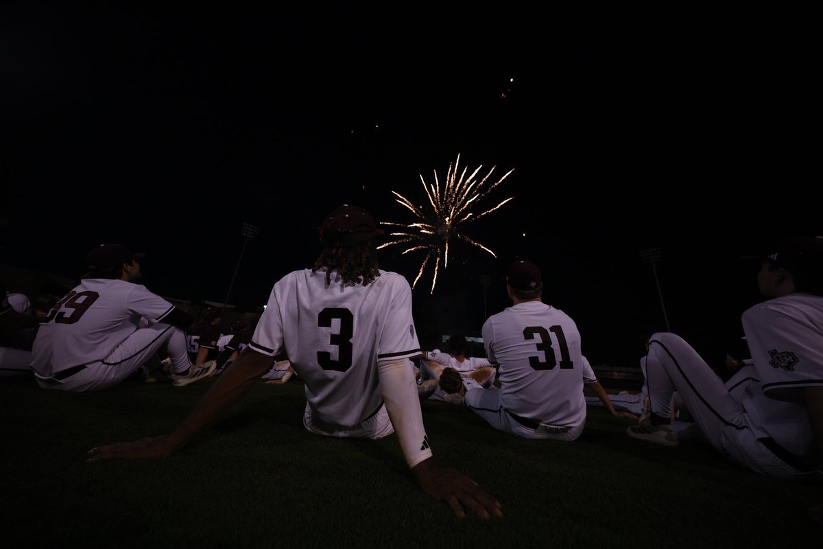 AggieBaseball's tweet image. Nothin’ better than fireworks at Blue Bell 🎇 

#GigEm