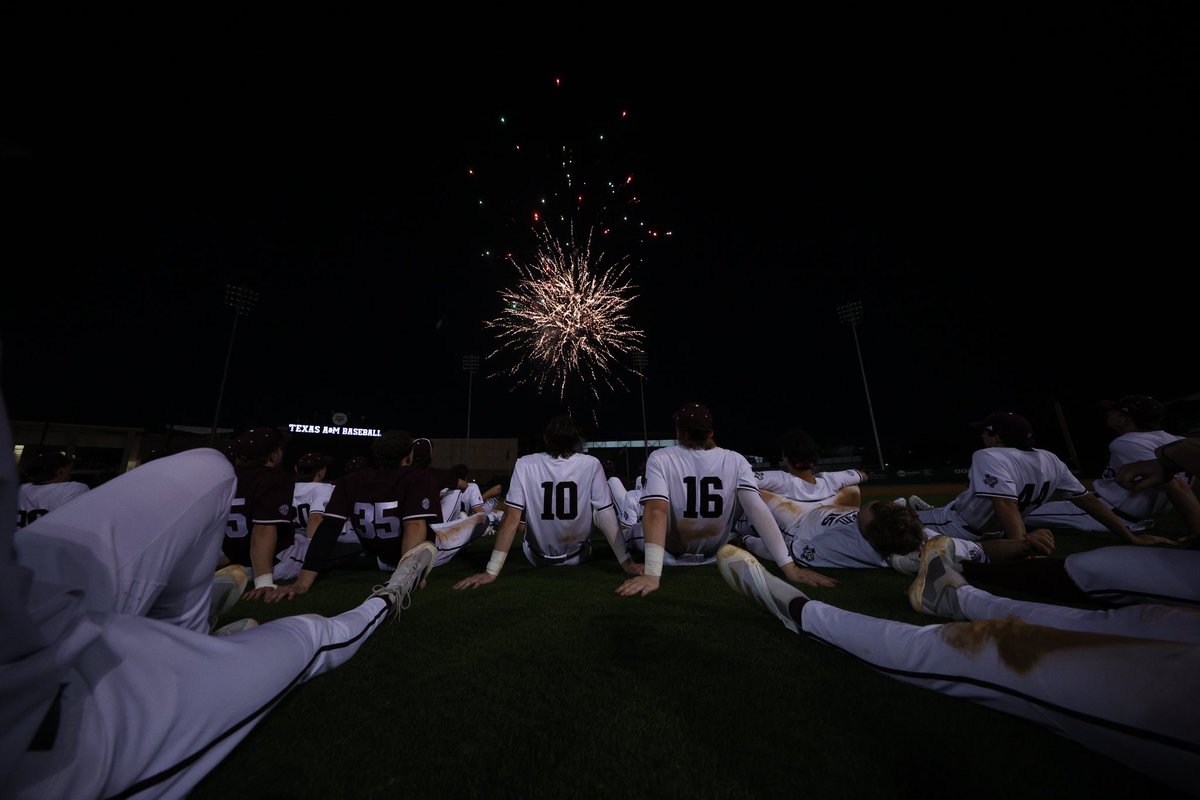 AggieBaseball's tweet image. Nothin’ better than fireworks at Blue Bell 🎇 

#GigEm