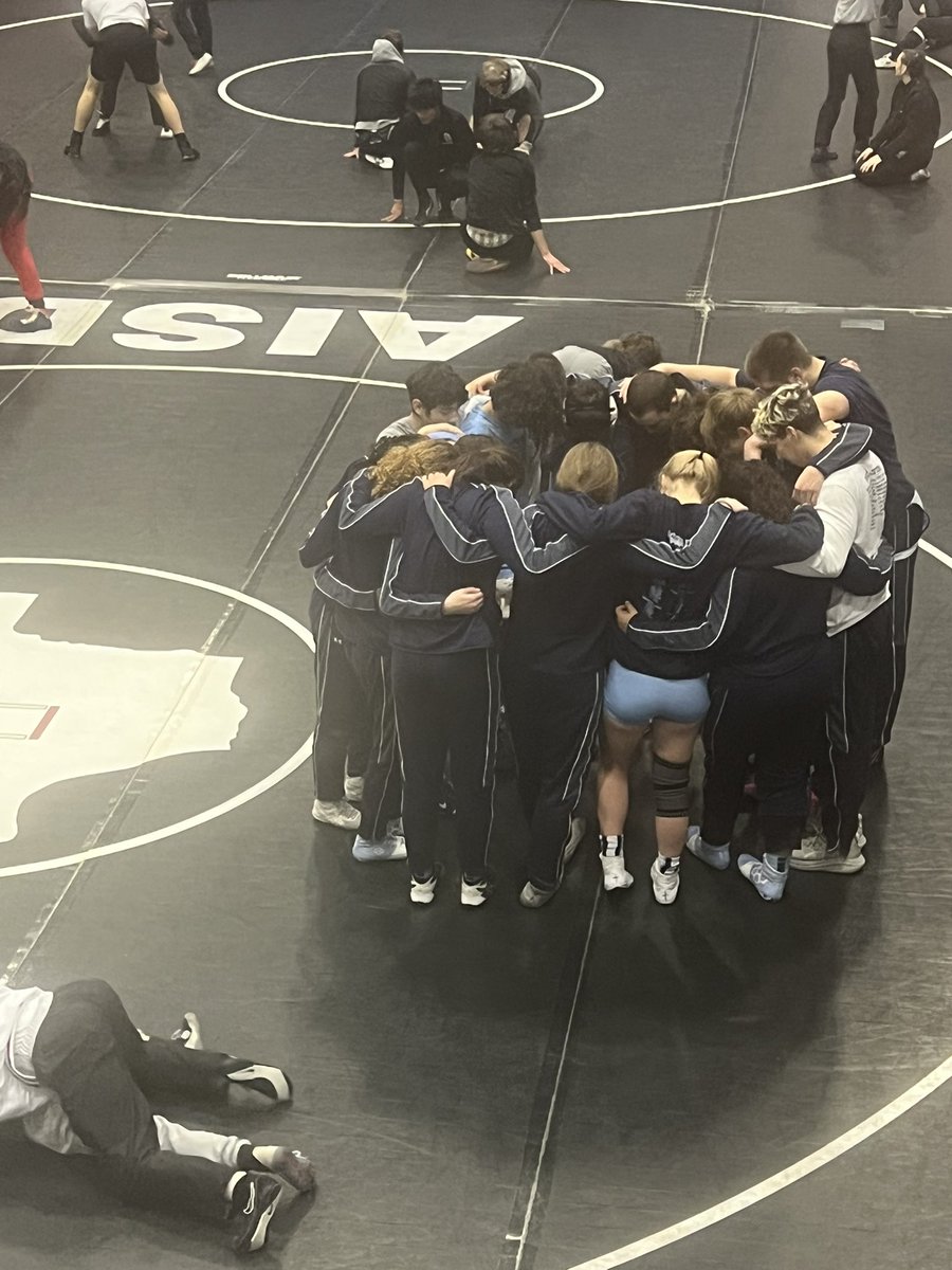 Girls team took 4th at regions and have 4 advancing to state!  Congrats to all our placers and our state qualifiers, job well done!!🥉 Madelia Campbell, Miya Adair,  Jaedyn McNeil 5th- Julia Quaresma, 6th- Pinkey Karngbaye @jpapride @ctjohnsonhigh @neisd.sports @wrestlingtexas