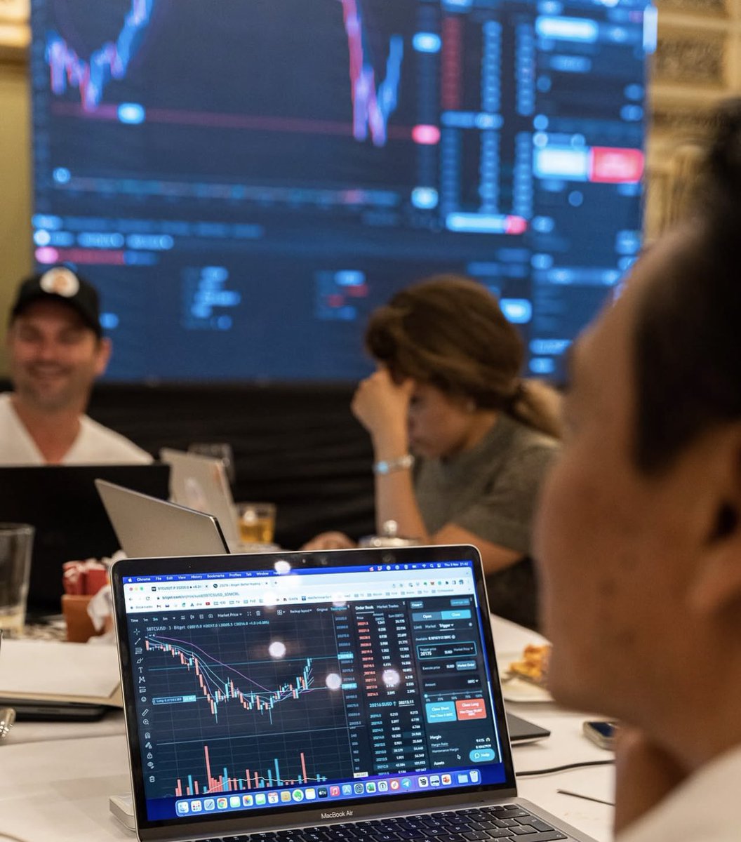 Attention traders! Elevate your trading game at the exclusive Maldives Financial Summit this March 16-21!7
This isn't just another event - it's a game-changing opportunity to:
• Network with Elite Traders
Connect with top-tier traders, savvy investors, and FinTech innovators in