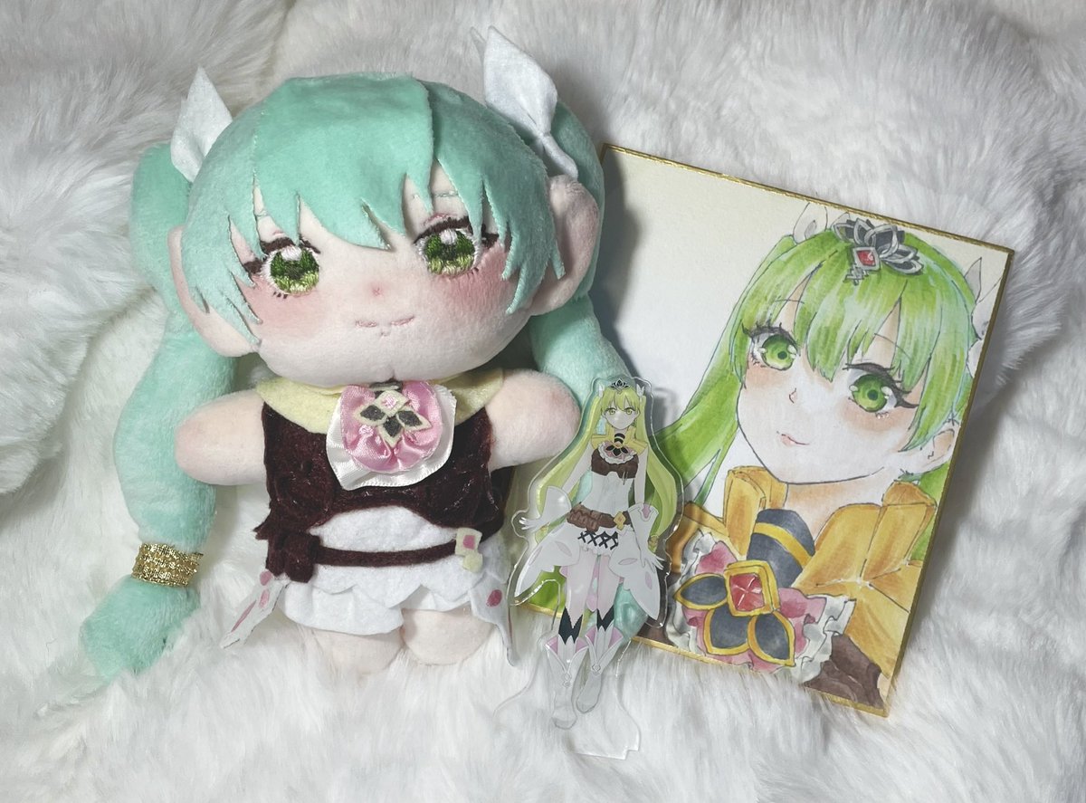 AYASA___zzZ's tweet image. 自分の絵と アクスタと、フレイさんのぬい！！！！  と〜〜〜っても可愛い🥹💚🤍