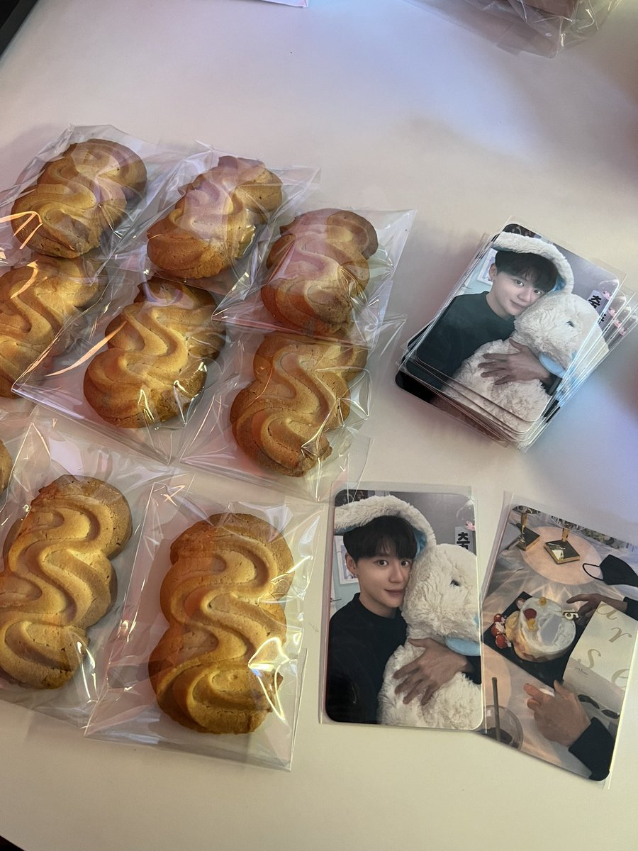 🩷KIMJUNSU VILLAGE🩷
김준수 15주년 팬미팅

지인 + 나눔 답례용으로 준비했는데 소량 남아서 나눔합니다!(10개)
귀여운 토깽이 준쨩🐰포카 데려가세용☺️

인증은 코코넛 3기 멤버쉽 첫 화면 보여주시면 됩니당🌟 ( 🍒ONLY XIA만!!!🍒)

❣️코코넛존 2번에 안쪽 테이블! 타포린백 주황색 들고있어요!