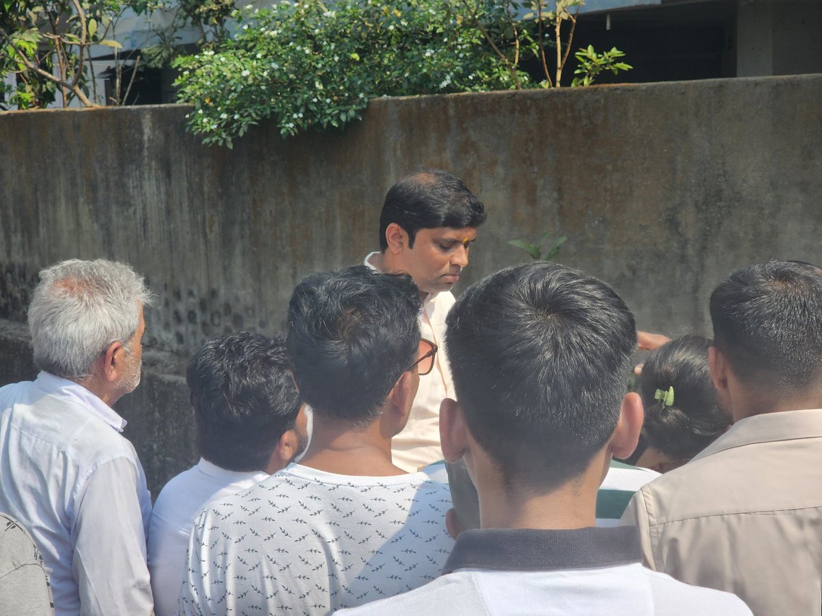 OdhavMedia's tweet photo. @dhaval241086 Is this chharwada Sarpanch involved ?
@KanuDesai180 @collectorvalsad @vapimun 
#SaveBilkhadi #flooding #Vapi #VapiGIDC
@BJP4Gujarat https://t.co/cx5YRWyt0P