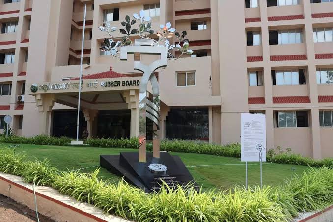 kanthakumarr's tweet image. Eligibility for Bsc Horticulture in field officer

We, B.Sc. Horticulture graduates, have studied plantation crops, including rubber, in detail during our 4-year degree. However, the recent #FieldOfficer recruitment(2025) by the #RubberBoard only specifies