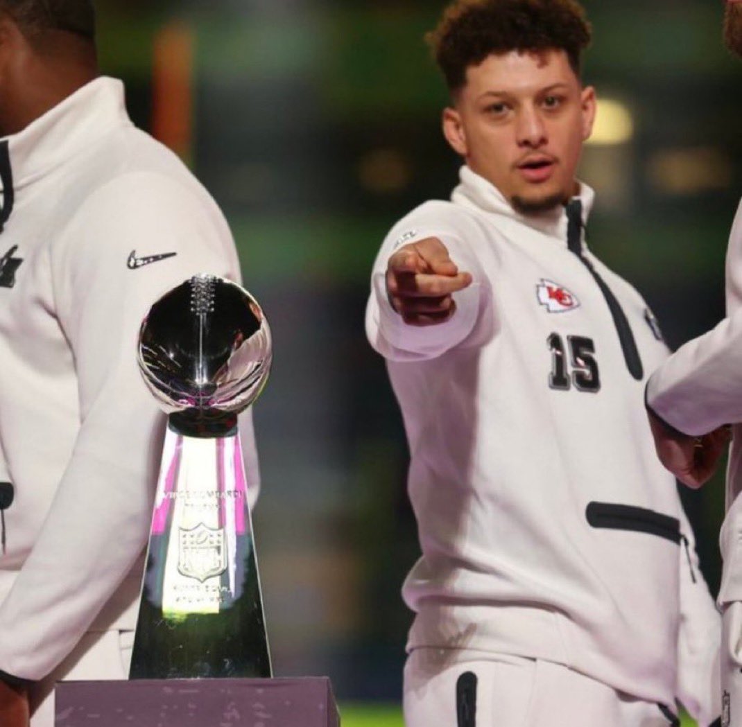 ITS GAMEDAY!! 😤 THE LOML MAKES HIS FIFTH SUPER BOWL APPEARANCE IN SIX YEARS!!!