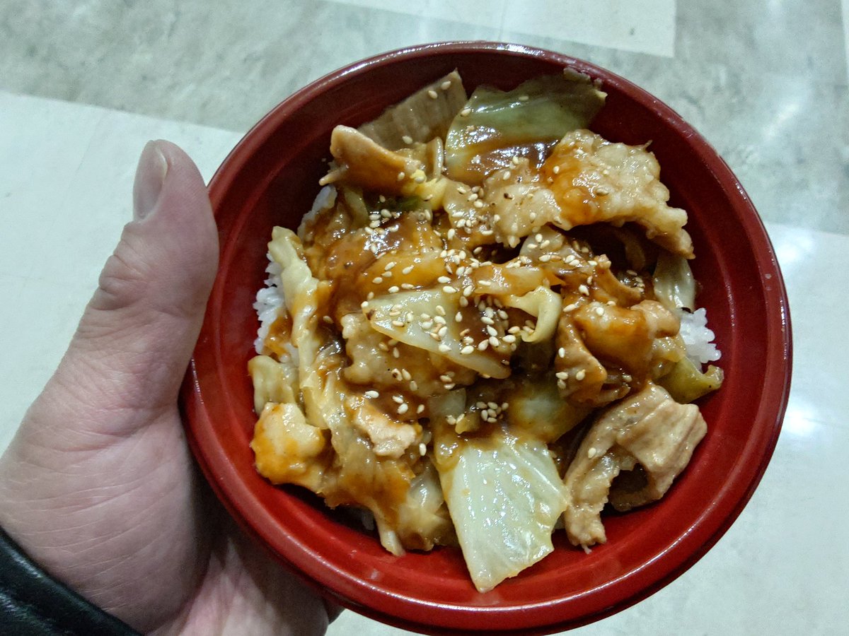 youichan1009's tweet photo. 今日のランチ。 #ランチ #大阪オートメッセ #大阪オートメッセ2025 #インテックス大阪 #ホルモン丼 #lunch #osakaautomesse #osakaautomesse2025 #oam #oam2025 #intexosaka #humberger #horumondon https://t.co/xhSz9dI8Z6