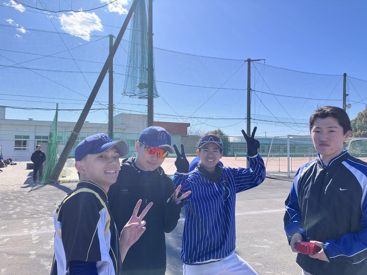 wienBBC's tweet photo. 【活動報告】
2/9は県内Gにて練習を行いました！
 20名ほどのメンバーが集まり、投手陣はブルペンで投げ込み、野手はランナーを付けてのノックを中心に行いました！
良いプレーが出た一方で、準備不足や声の連携が図れずミスをするシーンもありました。
常に緊張感を持ちながらプレしていきましょう！ https://t.co/07HydKwTRb