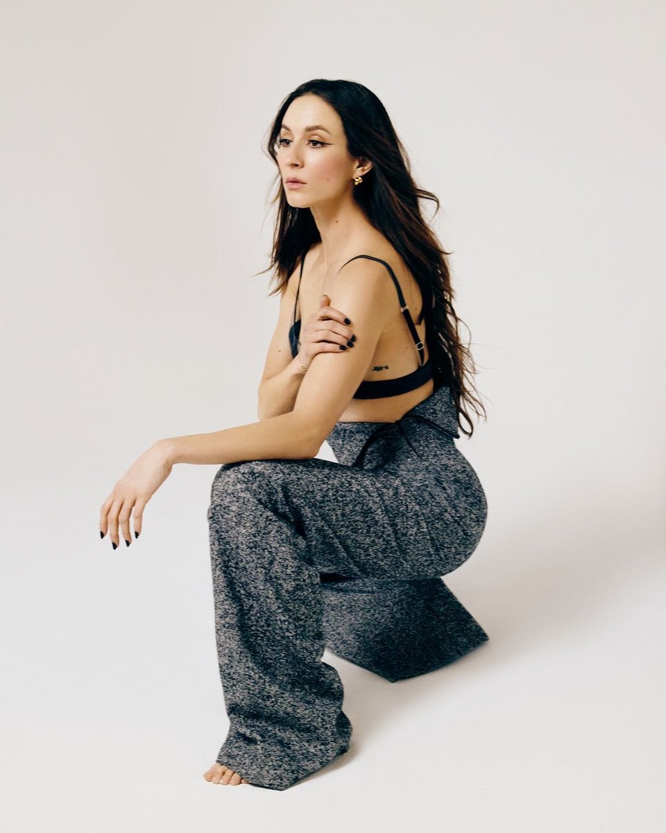 𝐼𝑡 𝑤𝑎𝑠 𝑒𝑎𝑠𝑦 𝑐𝑜𝑚𝑖𝑛' 𝑏𝑎𝑐𝑘 ℎ𝑒𝑟𝑒 𝑡𝑜 𝑦𝑜𝑢 𝑜𝑛𝑐𝑒 𝐼 𝑓𝑖𝑔𝑢𝑟𝑒𝑑 𝑖𝑡 𝑜𝑢𝑡.. ✨