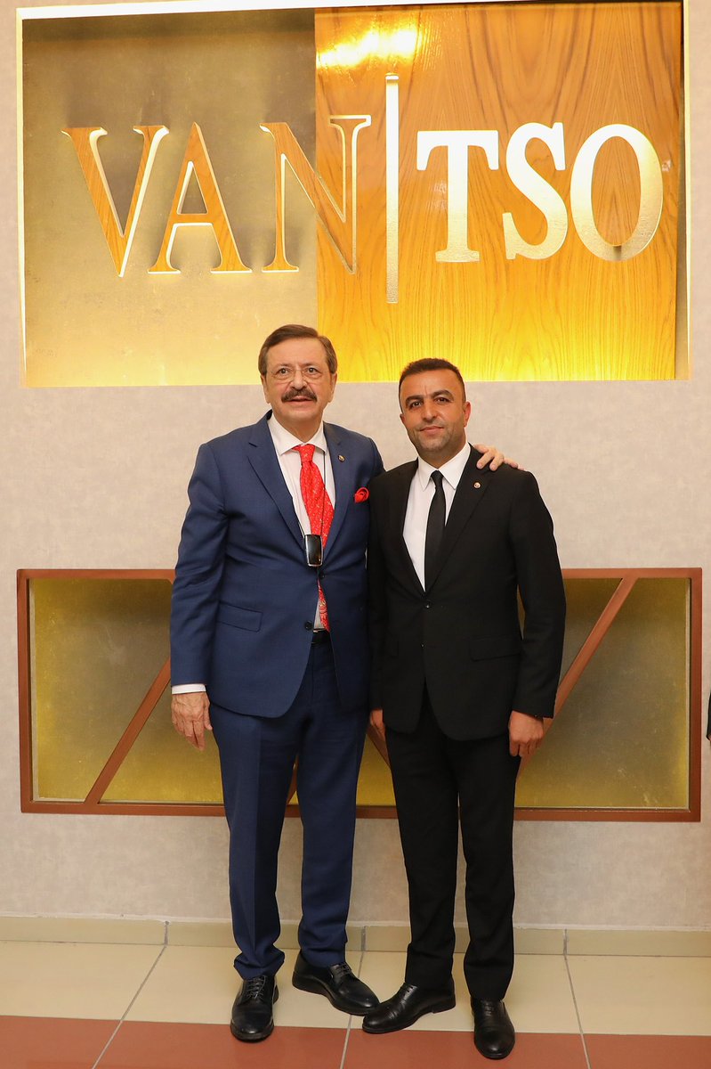 Fahri Borak (@fahriborakk) on Twitter photo 150 ülkenin üye olduğu ve merkezi Paris’te bulunan Dünya Odalar Federasyonu’nun (WCF) Başkanlığına yeniden seçilen Kıymetli birlik başkanımız Sayın <a href="/RHisarciklioglu/">Rifat Hisarcıklıoğlu</a> ‘nu tebrik ediyor, başarılar diliyorum. 150 ülkenin üye olduğu ve merkezi Paris’te bulunan Dünya Odalar Federasyonu’nun (WCF) Başkanlığına yeniden seçilen Kıymetli birlik başkanımız Sayın <a href="/RHisarciklioglu/">Rifat Hisarcıklıoğlu</a> ‘nu tebrik ediyor, başarılar diliyorum.
