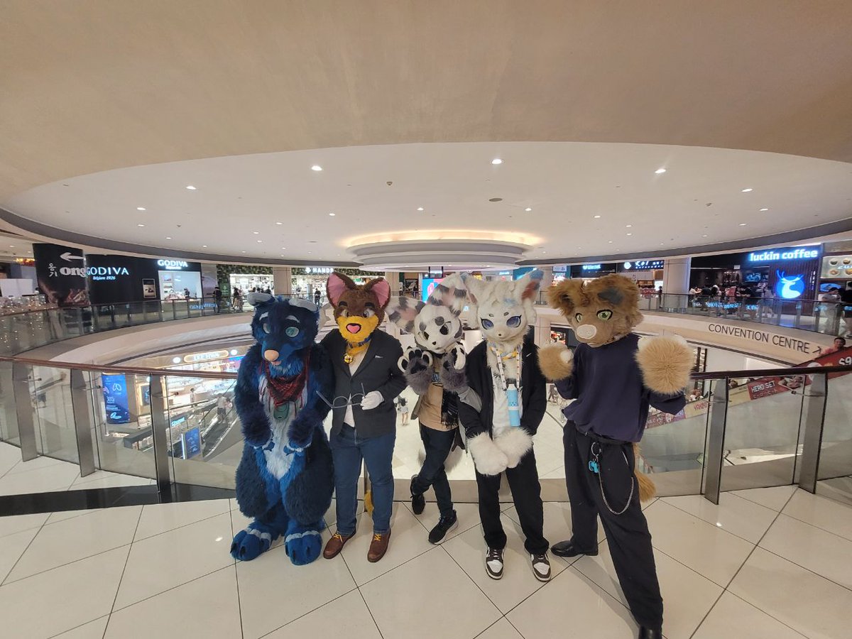 Gyrowoof's tweet image. #Fuzzballs and mall fursuit walk at the Hanami market 2025 today! #SGfurs