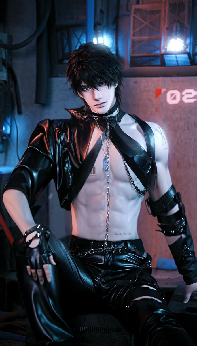 RAN41382579's tweet image. “躲什么，刚刚胆子不是还很大吗？”

#恋と深空  #LoveandDeepspace #マヒル  #caleb  #夏以昼 #cosplay