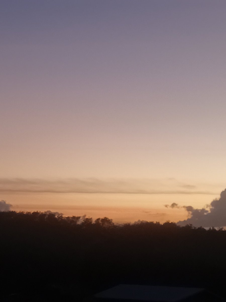 ieream's tweet image. Beautiful sunset in my village Hermitage 🌇 
❤️🇹🇹