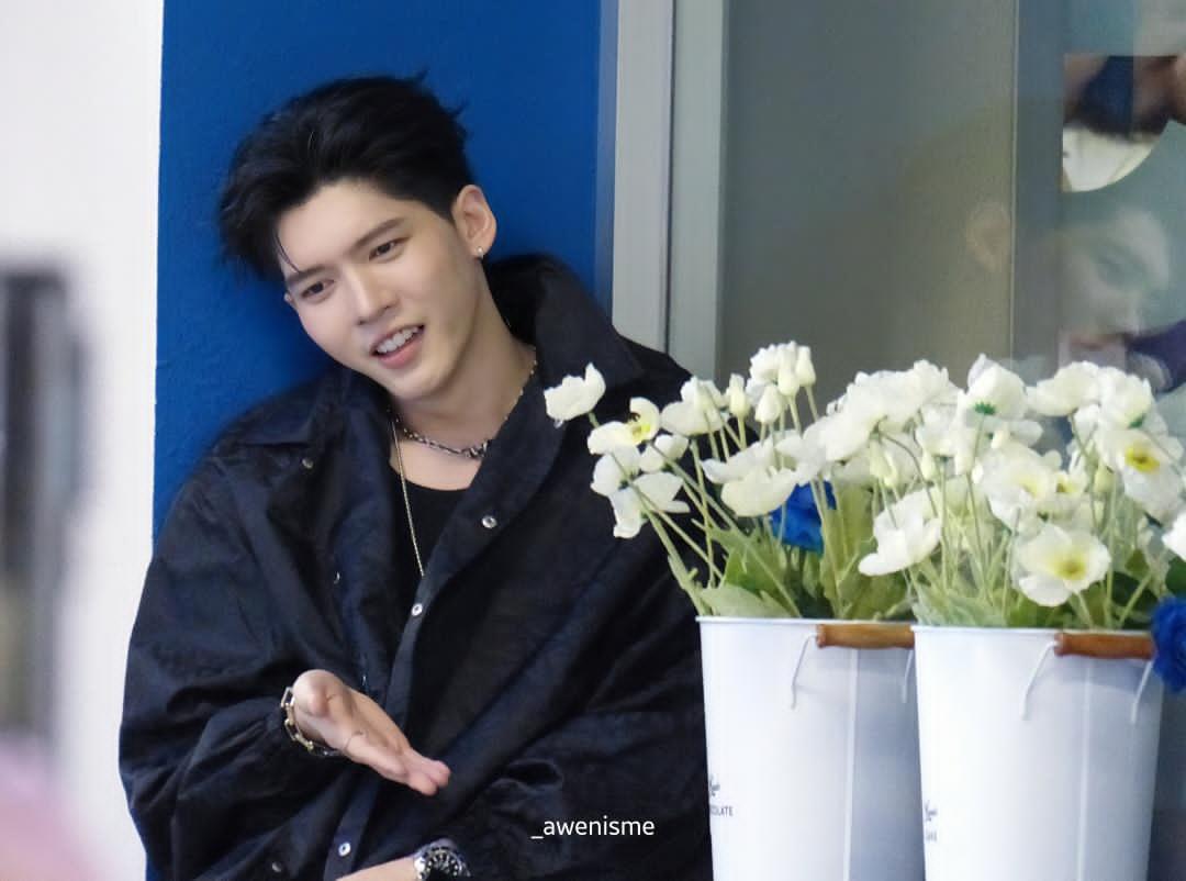 aouboomdaisy's tweet image. He's even more beautiful than those flowers.🌸🫶🏻

#FLEX1045xPROJECTJASPER #Jasperproject #aou_tnbknr #RISERMUSIC