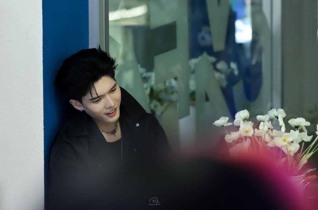 aouboomdaisy's tweet image. He's even more beautiful than those flowers.🌸🫶🏻

#FLEX1045xPROJECTJASPER #Jasperproject #aou_tnbknr #RISERMUSIC