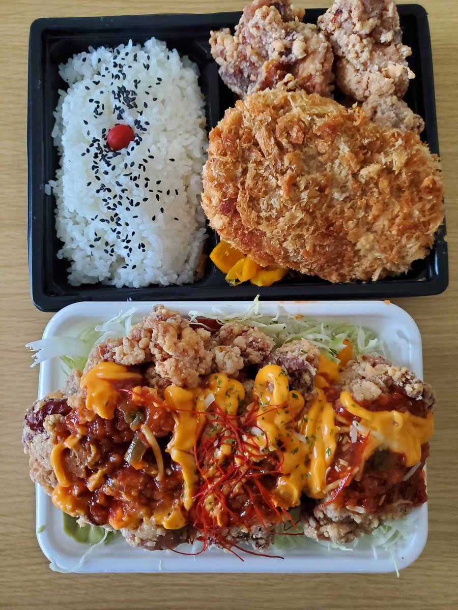 misuzu4756's tweet photo. 今日は久しぶりにキッチンBUS STOPさんの乗り合いバス盛とタコライス風唐揚げ丼🍱
美味しく頂きました😋
ごちそうさまでした✨
#キッチンBUSSTOP https://t.co/GTRmmgAyVp