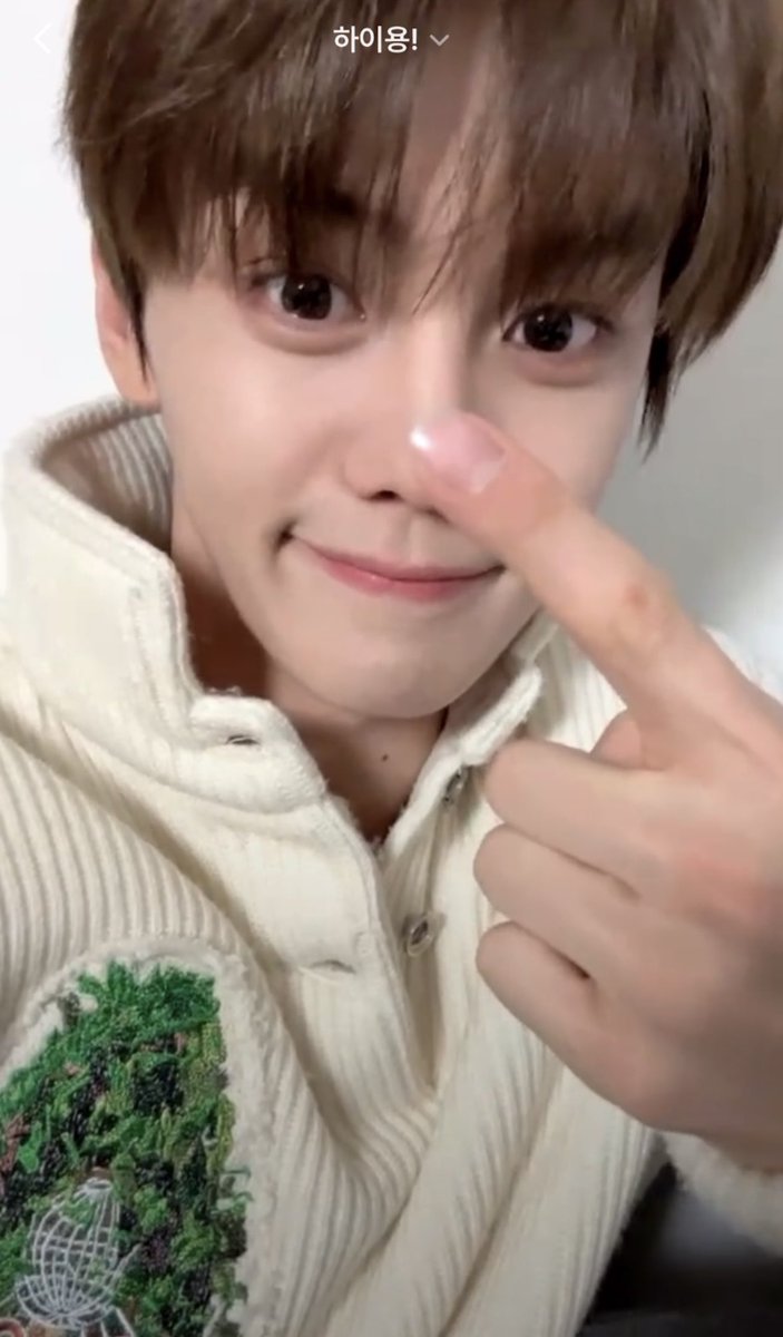 love_taerea's tweet photo. 어제 김규빈 진짜 ㄹㅈㄷ이뽀니.....😭 https://t.co/T01J0NQg0u