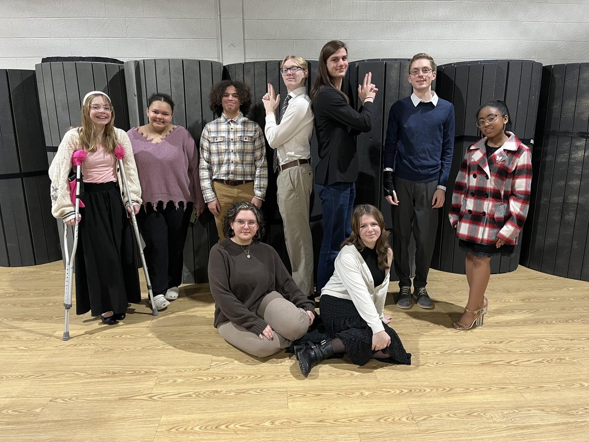 BrucherReads's tweet photo. GHS Speech competed in Regionals at Monmouth today. Both Jonathan and JJ placed 4th in their events, so they advance to Sectionals at Washington next week! Kudos to these brave kids who perform in front of strangers every weekend. #BeLeafs @GeneseoCurrent https://t.co/FNY3FaaSy0