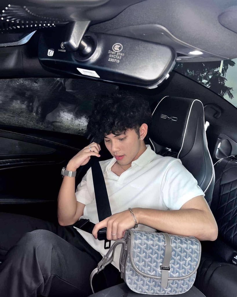 อธิการบดี คณะนิติศาสตร์ ม.กรุงเทพ
รู้พฤติกรรมลูกศิษย์มั้ย การกระทำอันเลวทรามต่ำช้าหรือไม่
ว่าทำเสื่อมเสียร้ายแรงแค่ไหน โหดเหี้ยมผิดมนุษย์มนาและ ศึกษากฎหมายอีกด้วย

 #รังสิต #สาดน้ำร้อน