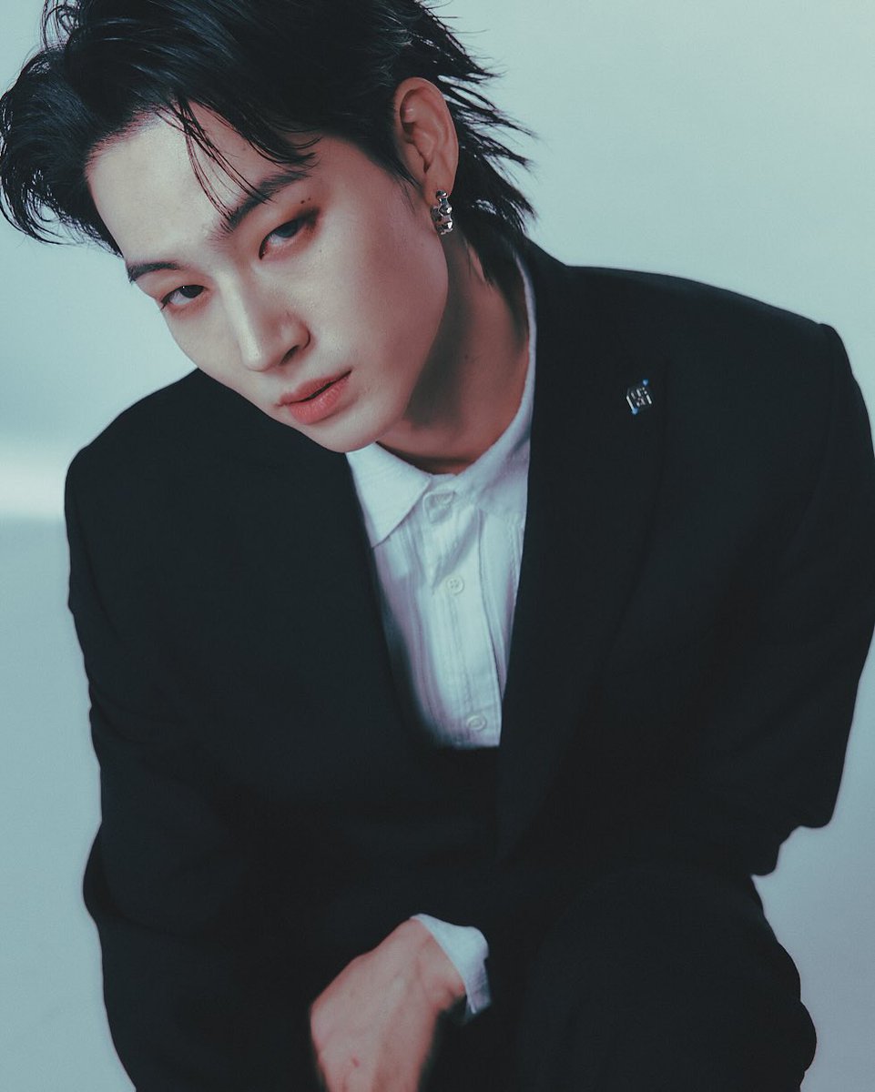 cyjprint's tweet photo. he is STUNNING https://t.co/8JM8xY06u3