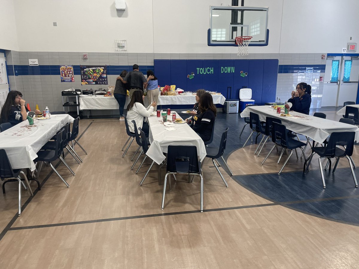 Darlene Hernandez (@hilley_es) on Twitter photo Our Super Bowl Cook out was a great time to eat together and celebrate. Thank you Coach Palacios for grilling. You rock! Staff highlighted their teams and some of us supported Coach McClain’s NFL Pro Team the Texans 🏈🏈🏈🏈<a href="/SocorroISD/">Socorro ISD</a> <a href="/JimmyMcClain14/">Jimmy McClain</a> <a href="/SAguirre_Hilley/">Sandra Aguirre-Ramos</a> Our Super Bowl Cook out was a great time to eat together and celebrate. Thank you Coach Palacios for grilling. You rock! Staff highlighted their teams and some of us supported Coach McClain’s NFL Pro Team the Texans 🏈🏈🏈🏈<a href="/SocorroISD/">Socorro ISD</a> <a href="/JimmyMcClain14/">Jimmy McClain</a> <a href="/SAguirre_Hilley/">Sandra Aguirre-Ramos</a>