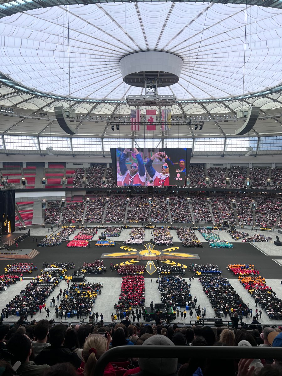 American veterans giving BC Premier Eby a standing ovation after his call for unity among neighbours “Take it from a politician, it doesn’t matter what politicians say. I know if we needed you, you would be there in a second. God Bless the USA. God Bless Canada. #InvictusGames
