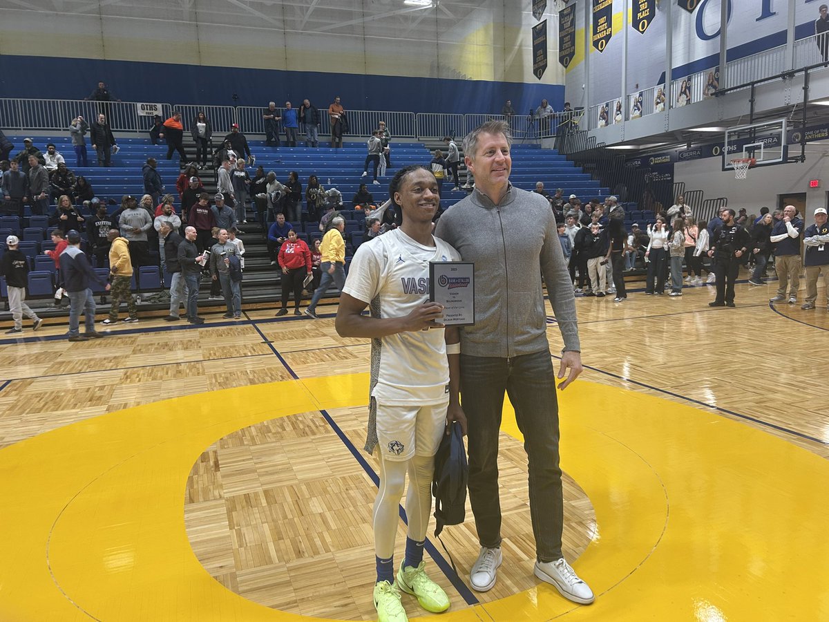 Sam Lance (@slancehoops) on Twitter photo Game 4 final.
<a href="/vashon_bball/">Vashon Basketball</a>: 64
<a href="/brookhoops/">Robert Brost</a>: 56
Trey Williams (pictured) with 19 points. Jimmy McKinney III had 17.
Sophomore Davion Thompson 24 points, <a href="/ValpoBasketball/">Valpo Basketball</a> commit JT Pettigrew 15 points in the loss. Game 4 final.
<a href="/vashon_bball/">Vashon Basketball</a>: 64
<a href="/brookhoops/">Robert Brost</a>: 56
Trey Williams (pictured) with 19 points. Jimmy McKinney III had 17.
Sophomore Davion Thompson 24 points, <a href="/ValpoBasketball/">Valpo Basketball</a> commit JT Pettigrew 15 points in the loss.