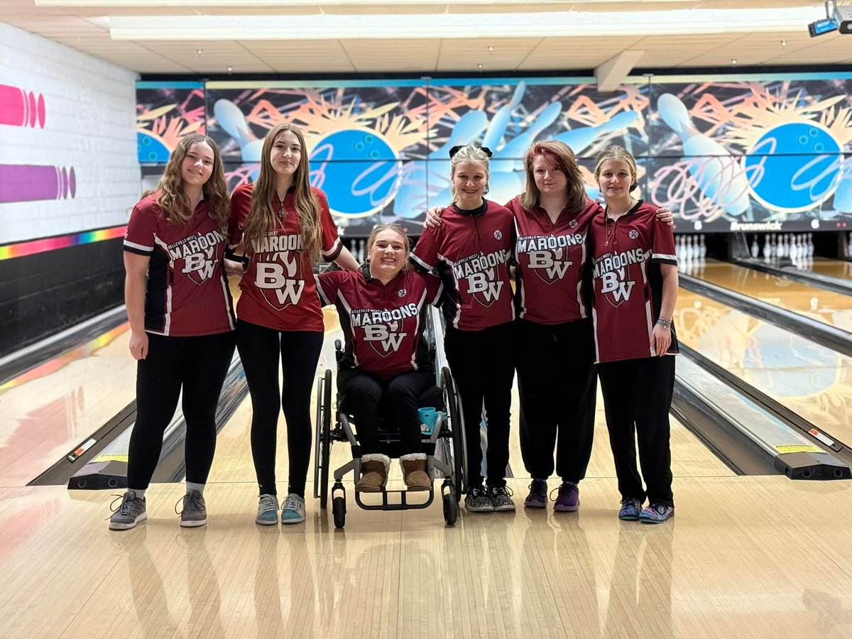 The Maroons girls bowling team bowled Regionals at Camelot Bowl today. Congrats to Jillian Descamps and Madison Gaynor for advancing to Sectionals next week and to Andrea Ritchey for advancing to State in the wheelchair class! Great job, ladies!