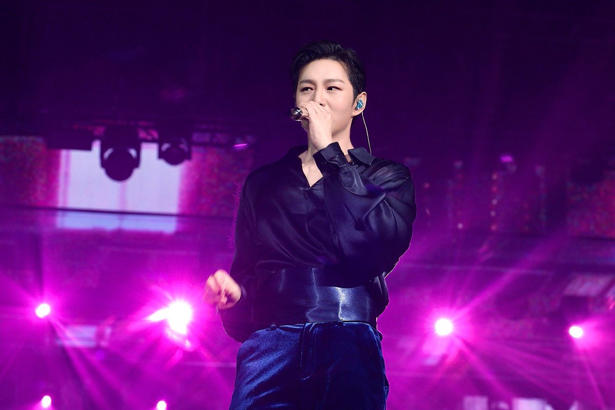 hutaramzzibtob's tweet photo. 250207 이창섭 WAYFARER 앙코르 콘서트

섭자님 비율 진짜야?
☂️🫧✨❤️‍🔥

#LEECHANGSUB #비투비 #BTOB #창섭 @LeeCS_BTOB https://t.co/jS1YTB7lLx