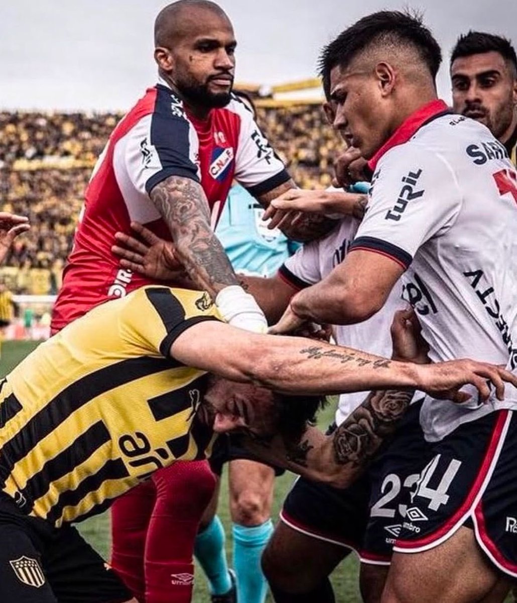 HOY ASI.
A no perdonarles nada a estos putos de mierda, a demostrales quien es Nacional y cogerlos bien cogidos.
Dia CLAVE para el campeonato hablando en lo moral.
DAAAAALEEEEE NACIONAAAAL