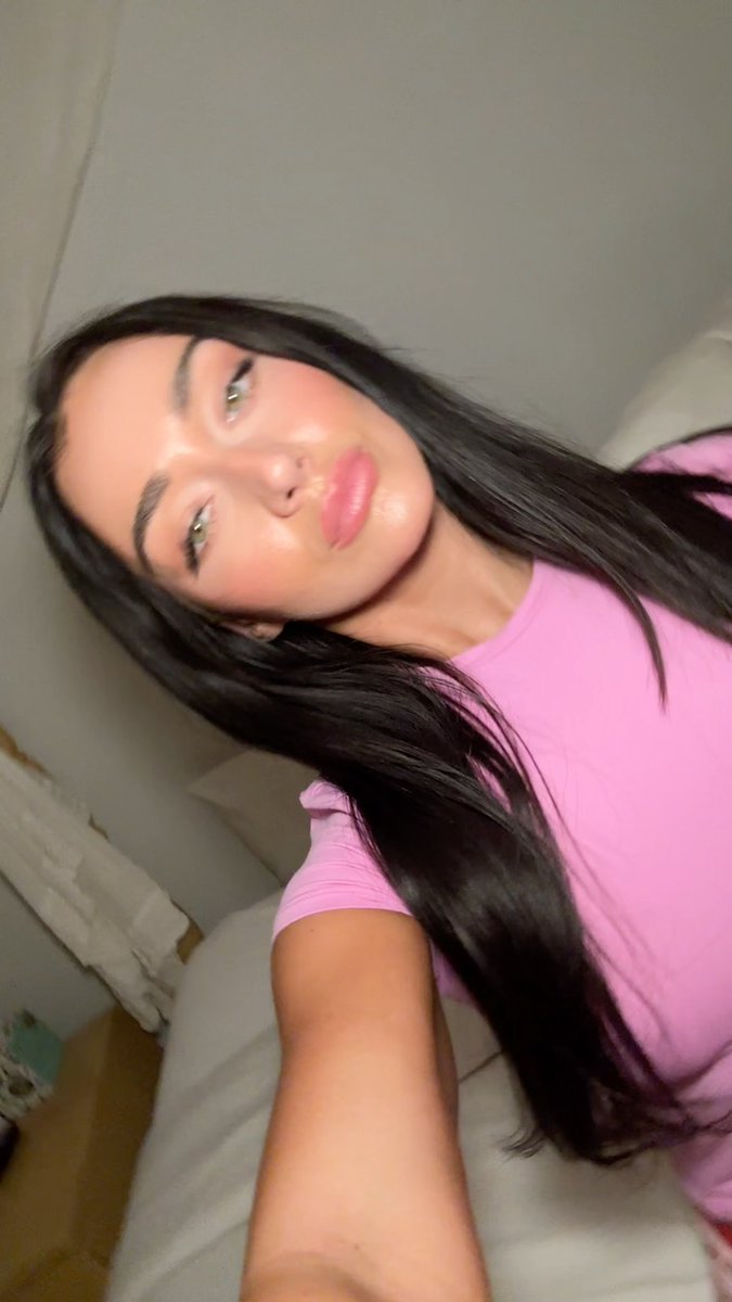 xkaceybae's tweet photo. I am looking for a quickie say "hi" for a DM 🍒 https://t.co/YqQJb9Ts9l