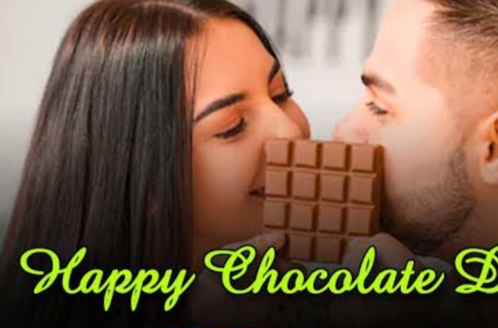 Sagar_yadav002's tweet photo. Five star की तरह दिखती हो,
Munch की तरह शर्मीती हो,
Cadbury की तरह जब तुम मुस्कुराती हो,
Kit kat की कसम तुम बहुत सुंदर नजर आती हो। 🍫🍫👈😂
#Happy_chocolate_day https://t.co/M1lIgXLAtd