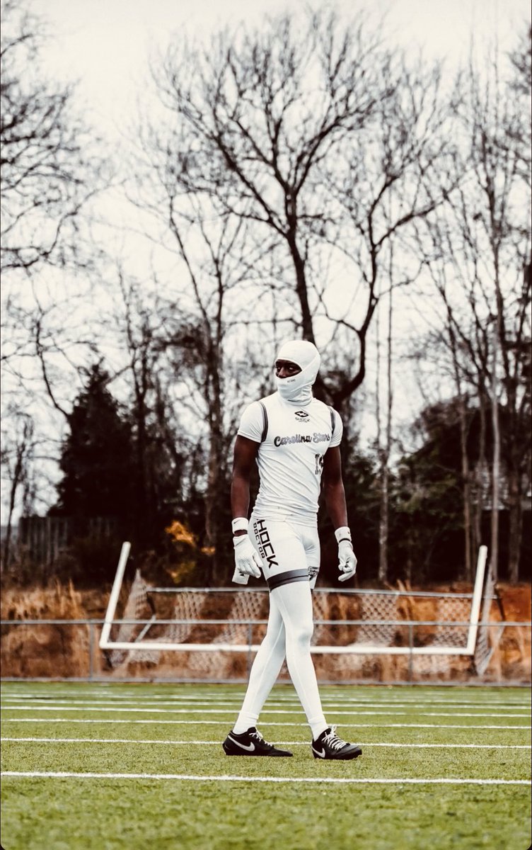 Curtis_Deloatch's tweet photo. #dreams2reality
#staymotivated
6’1”DB #bigcorner
@cjdeloatch08 https://t.co/FfYrYRlC6M