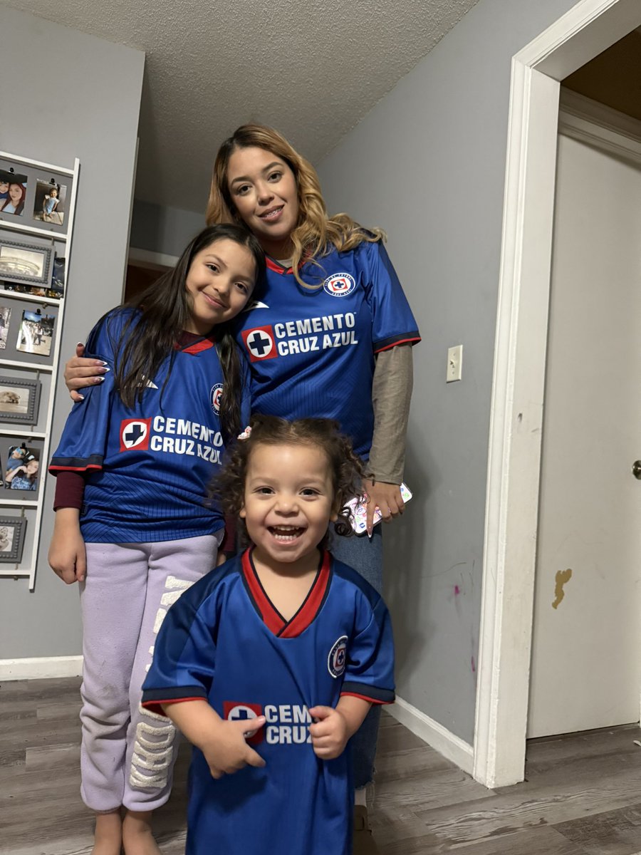 JesusRdzJrz's tweet photo. #SabadoFutbolero familia azul 🚂 https://t.co/QdC0LWTzbv