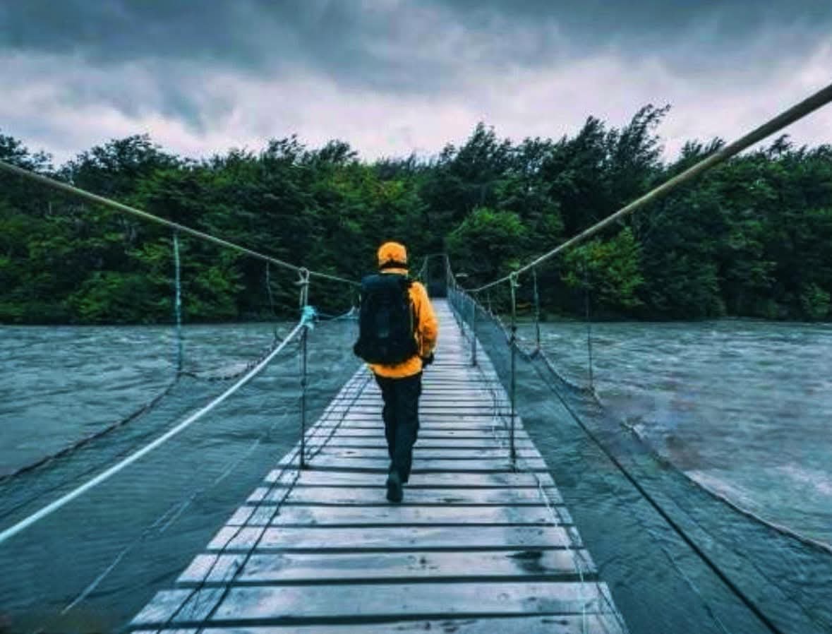 القُرب من الله بيخلي الانسان عزيز النفس والله
معندوش مشكلة يخسر أي حاجة بتجرح كرامته مهما كان بيحبها
القُرب من ربنا مش بس عبادة دي نعمة وخير والله
انتَ هتفضل تايه لو حتى معاك كل الحلو اللي في الدنيا وبعيد عن ربنا

فَـ يا ربّ قربني إليك ولا تجعل سعادتي في يد مخلوق 👌