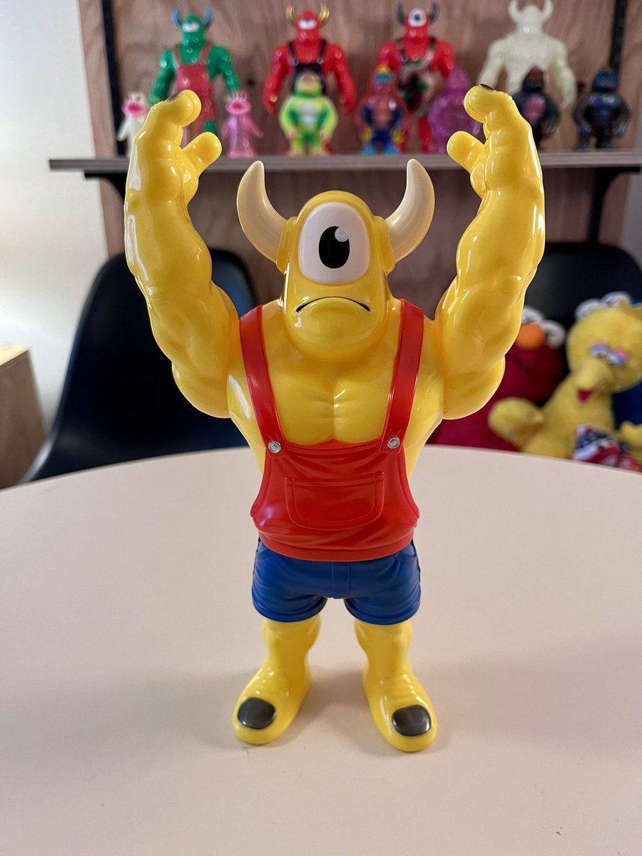 toy_money_'s tweet photo. 新たにニールくんお出迎え
相変わらずかわいい🤗
良い眺め✌️✌️

#ONZI
#ソフビ #sofvi https://t.co/6EdcfstgF1
