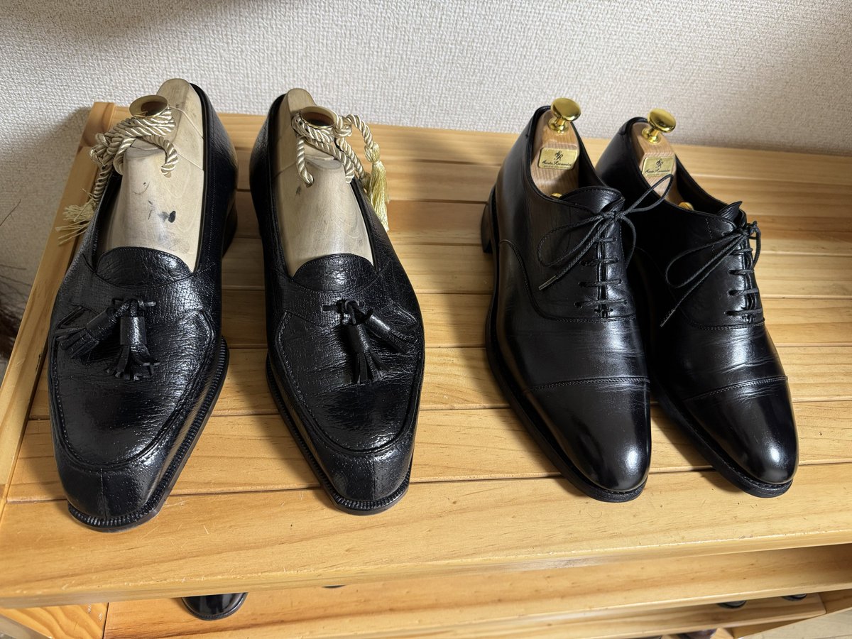 baboocon's tweet photo. 靴を磨いてた。

オルマの猪革ローファー、RENDOの7701D。

#靴磨き #shoecare #御手洗メソッド #ormashoemaker #rendoasakusa https://t.co/STYx2UzkRF