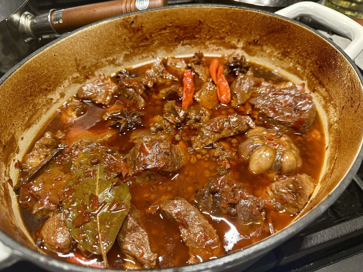 我宣布珐琅锅是世界上最完美的炖锅